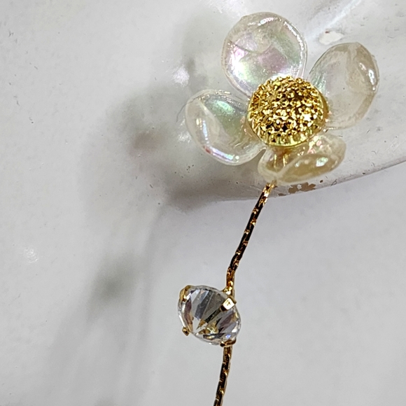 Gold Flower Dangle Earrings with Zirconia New - Picture 4 of 7